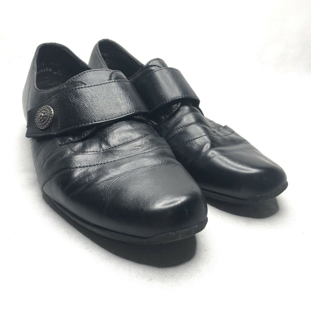 Munro American Slip On Flat Black Leather Button - Picture 2 of 8
